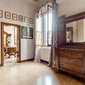 Apartment La Fenice, Venice
