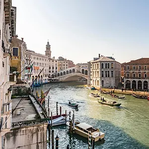 Apartment Ca' Pellegrini Luxury Grand Canal, Venice